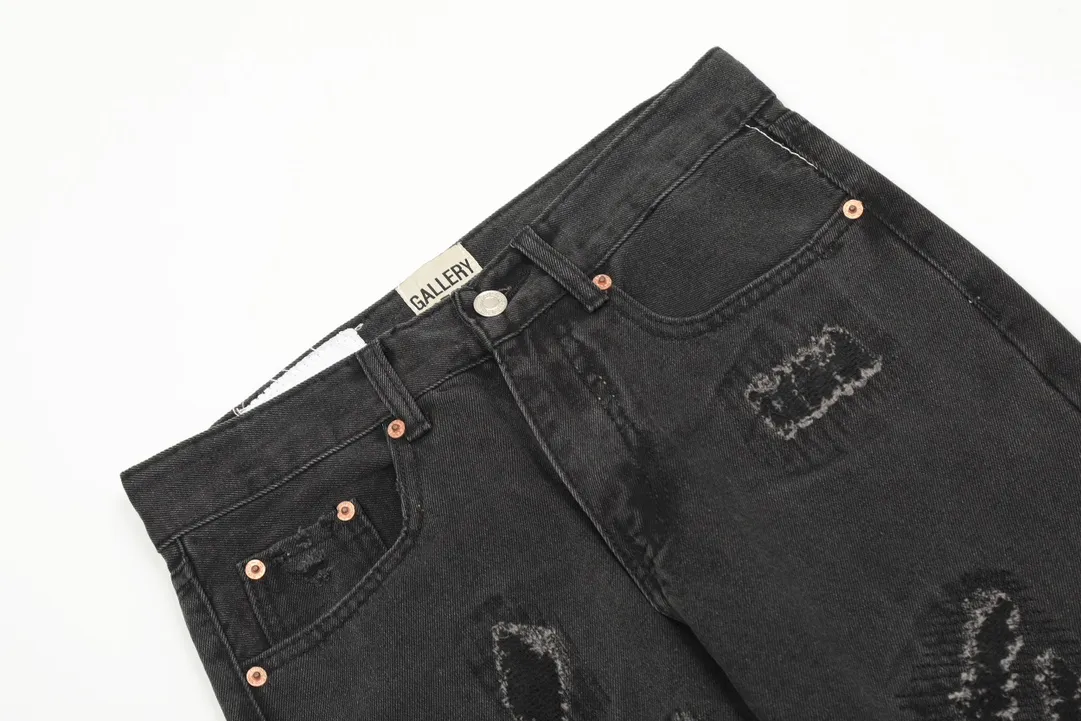 #8020 P246💰 GALLERY DEPT. Skull hand-stitched distressed distressed jeans - Original purchased and patterned to truly restore the ultimate vintage texture - Original hardware accessories, washed and other elevators, QR code analysis are all purchased from the original factory, high degree of restoration, you are welcome to compare with a certain product~ - Three-dimensional version Loose and comfortable, not picky about the figure, tall and slim, factory Seiko, original factory quality control, same style for men and women, can be matched with couples, versatile recommendation Essential jeans for all seasons Color: Distressed Black Size: S-XXL (28-36)